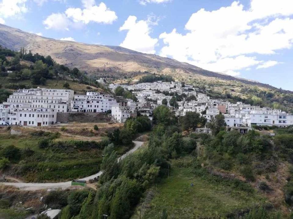 Apartamentos Siete Lagunas Trevélez المظهر الخارجي الصورة